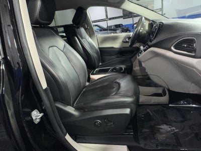 2022 Chrysler Pacifica Hybrid Touring L