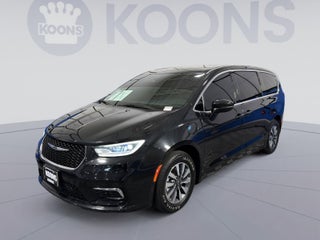 2023 Chrysler Pacifica Hybrid Touring L
