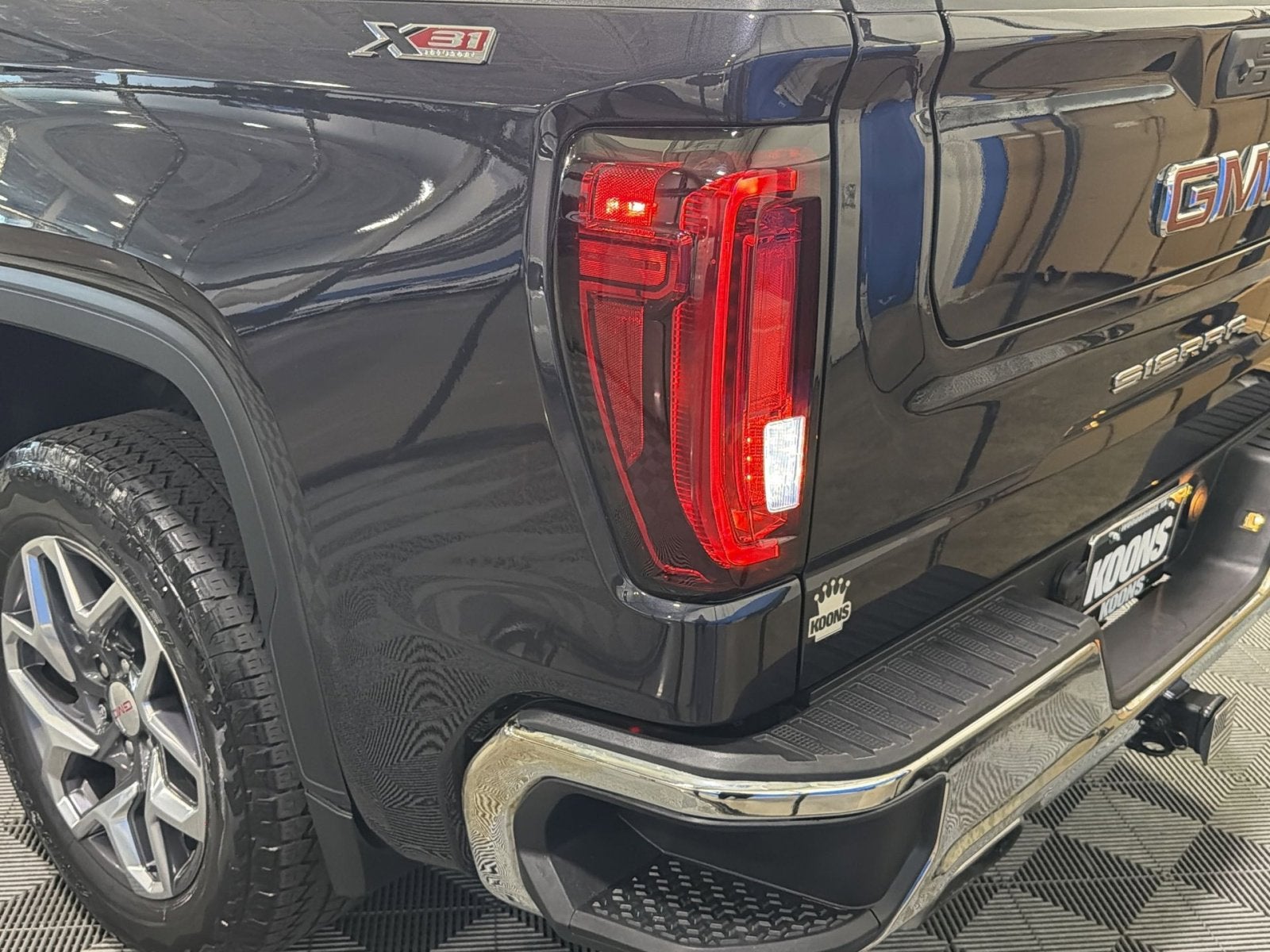 2023 GMC Sierra 1500 SLT