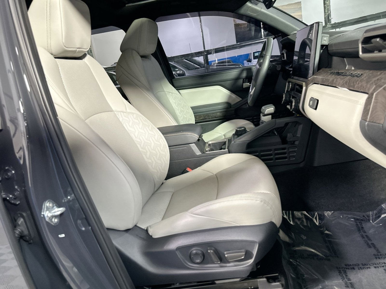 2024 Toyota Tacoma Hybrid Limited