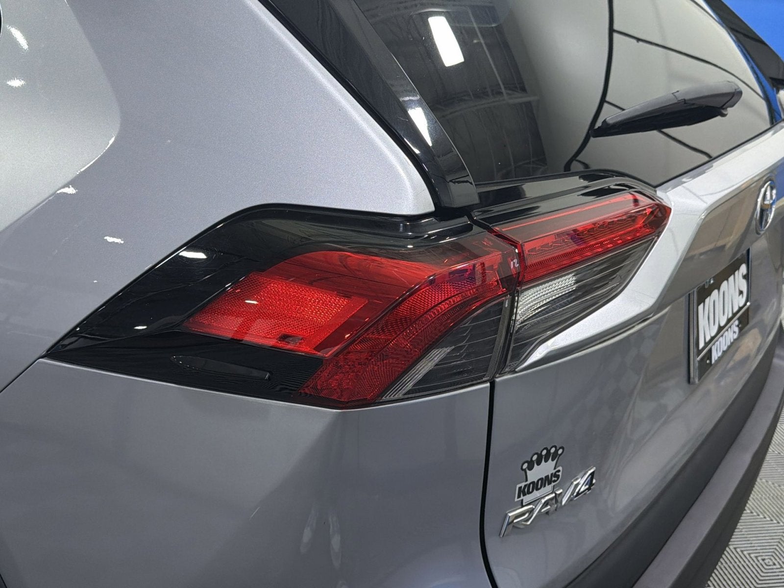 2024 Toyota RAV4 XLE - Photo 17