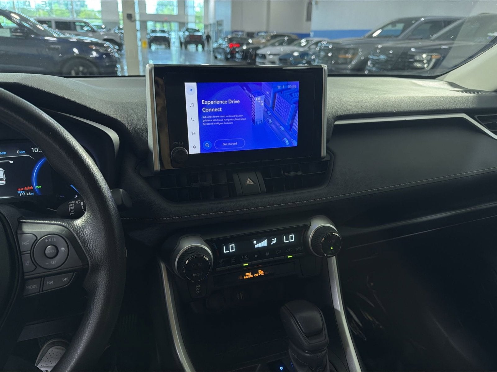 2024 Toyota RAV4 XLE - Photo 20