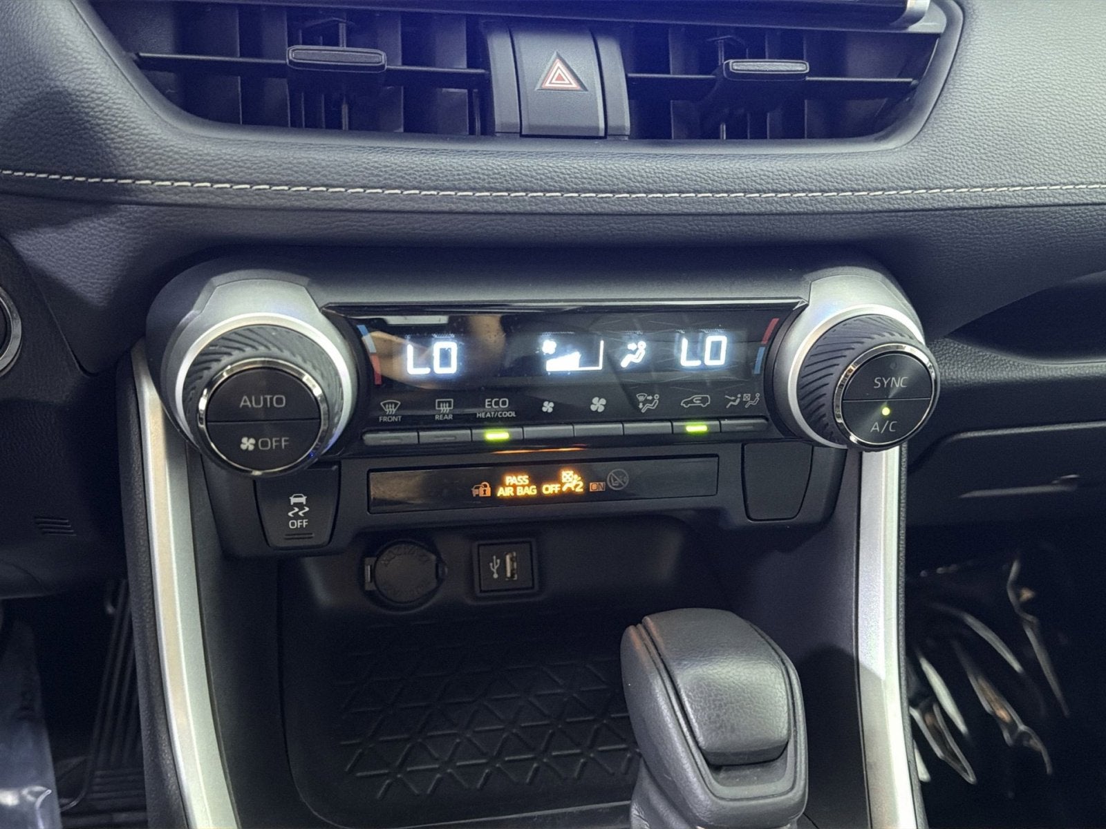 2024 Toyota RAV4 XLE - Photo 22