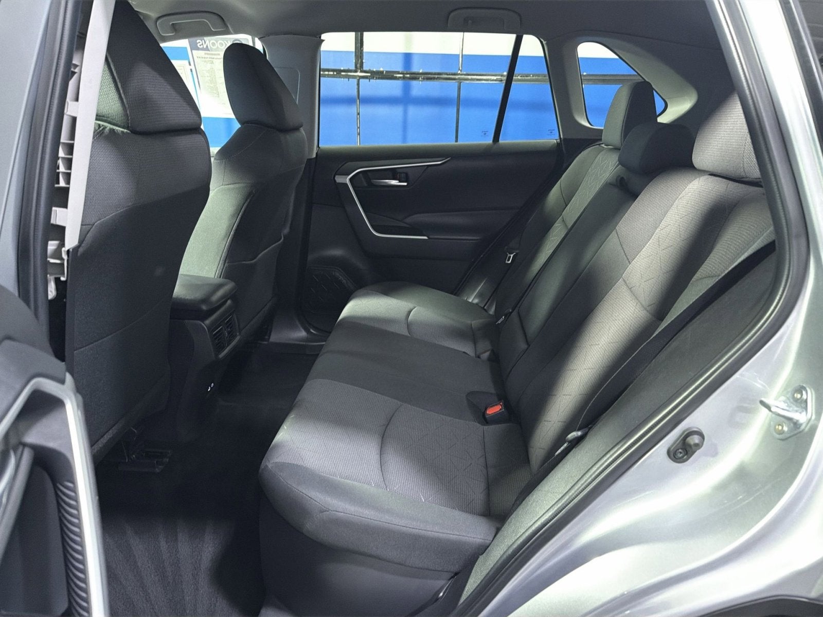 2024 Toyota RAV4 XLE - Photo 28