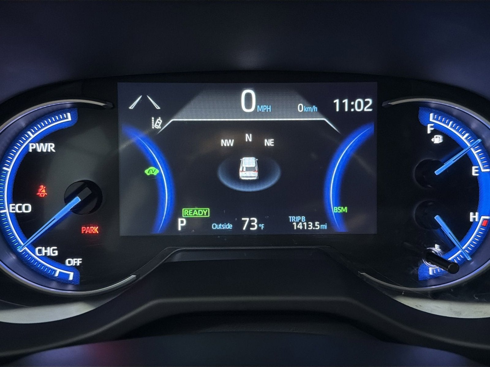 2024 Toyota RAV4 XLE - Photo 32