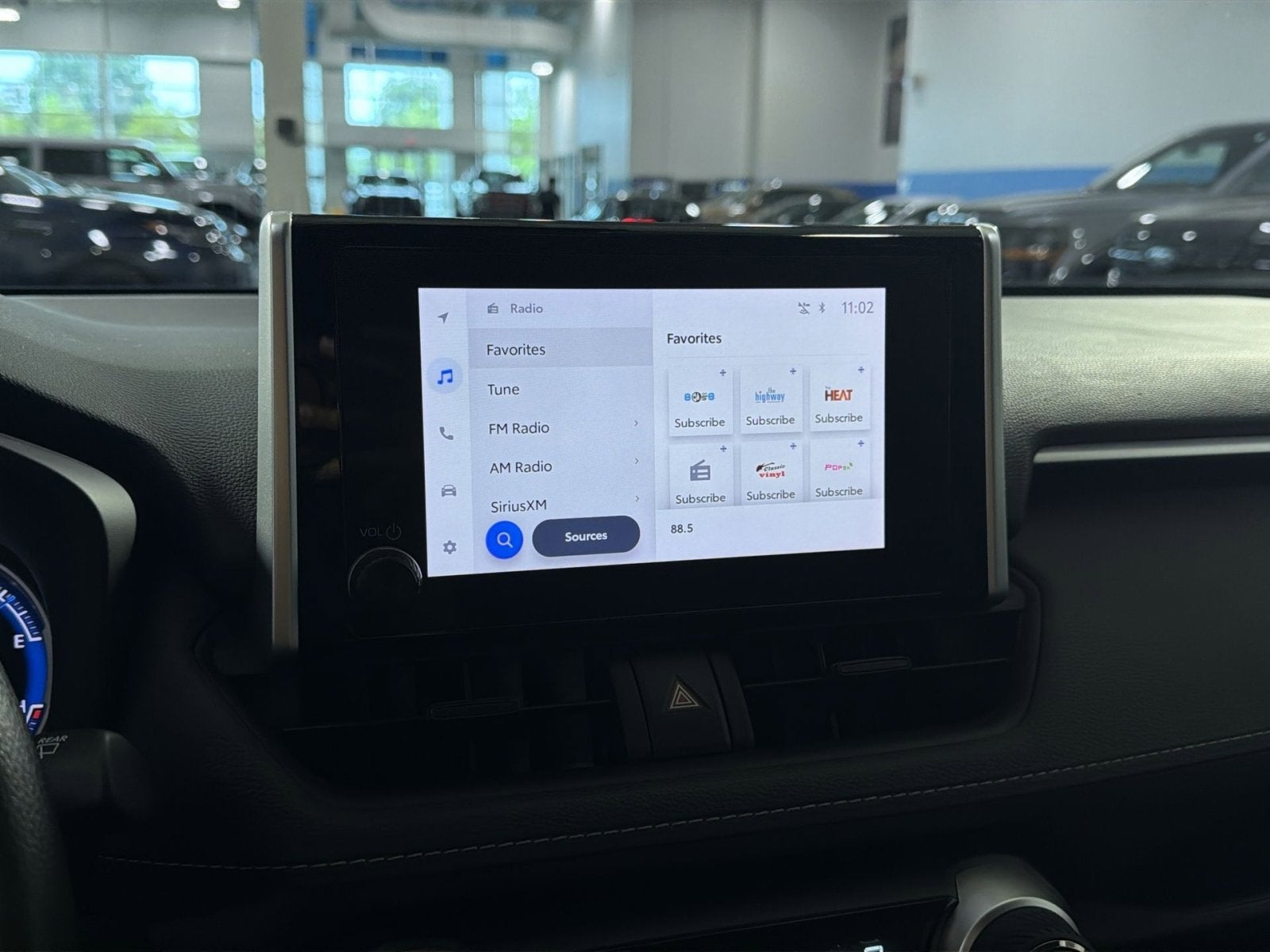 2024 Toyota RAV4 XLE - Photo 34