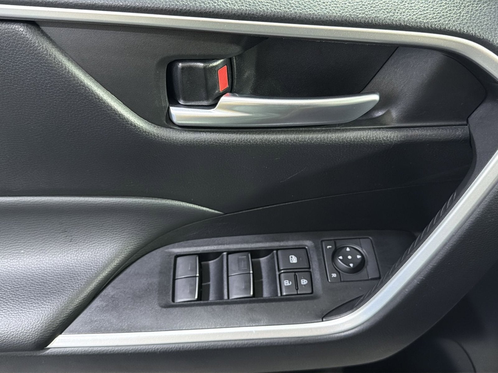 2024 Toyota RAV4 XLE - Photo 35