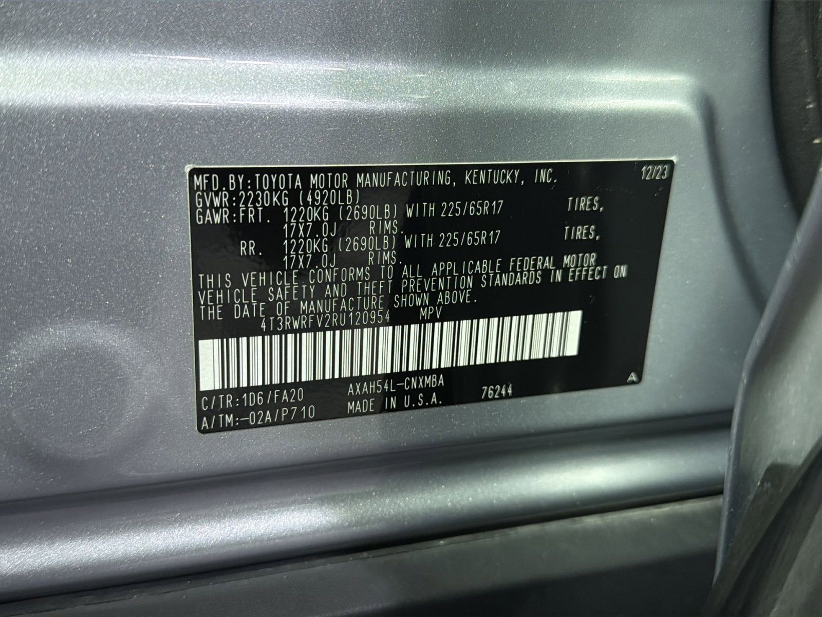 2024 Toyota RAV4 XLE - Photo 37