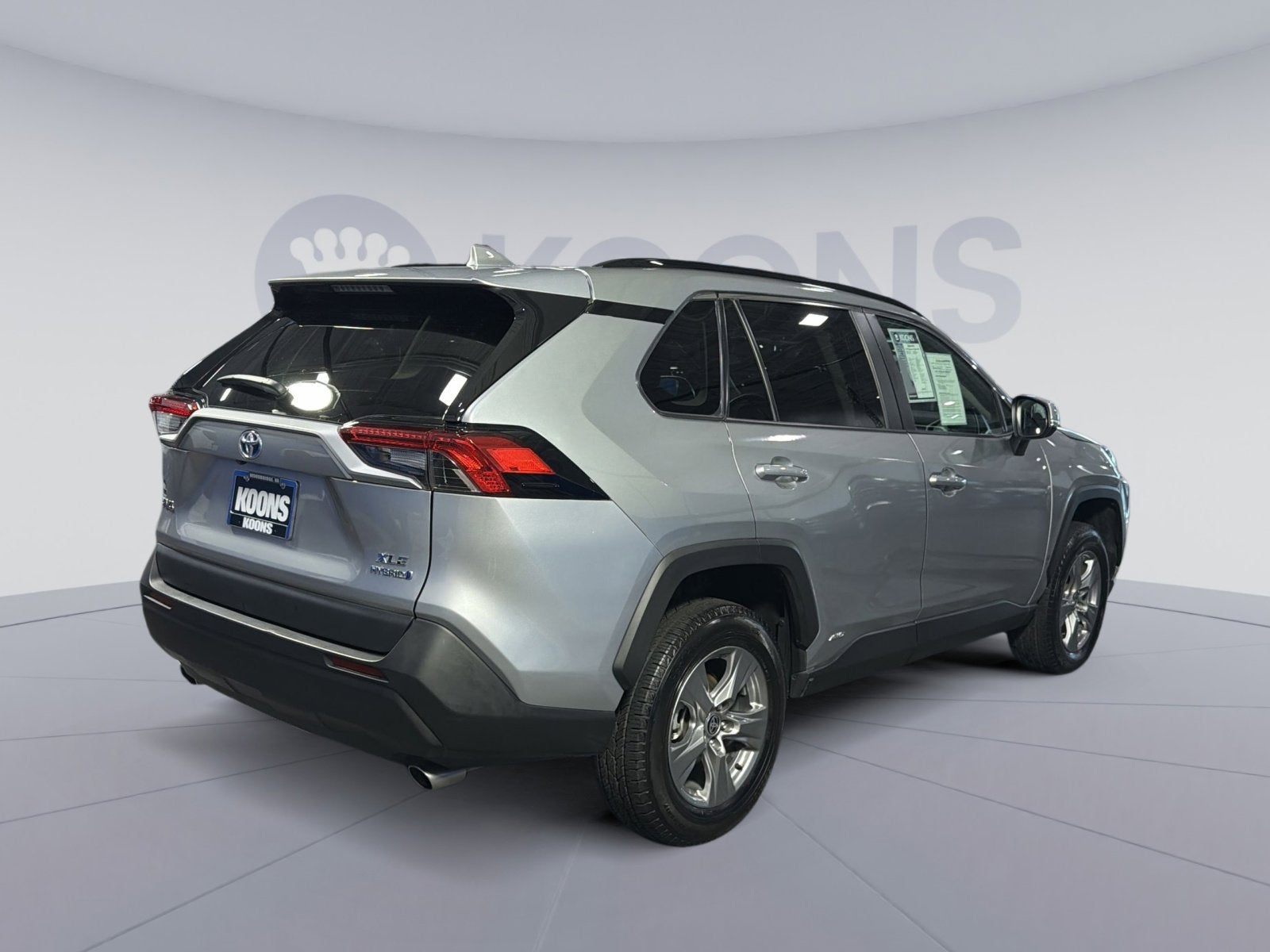 2024 Toyota RAV4 XLE - Photo 7