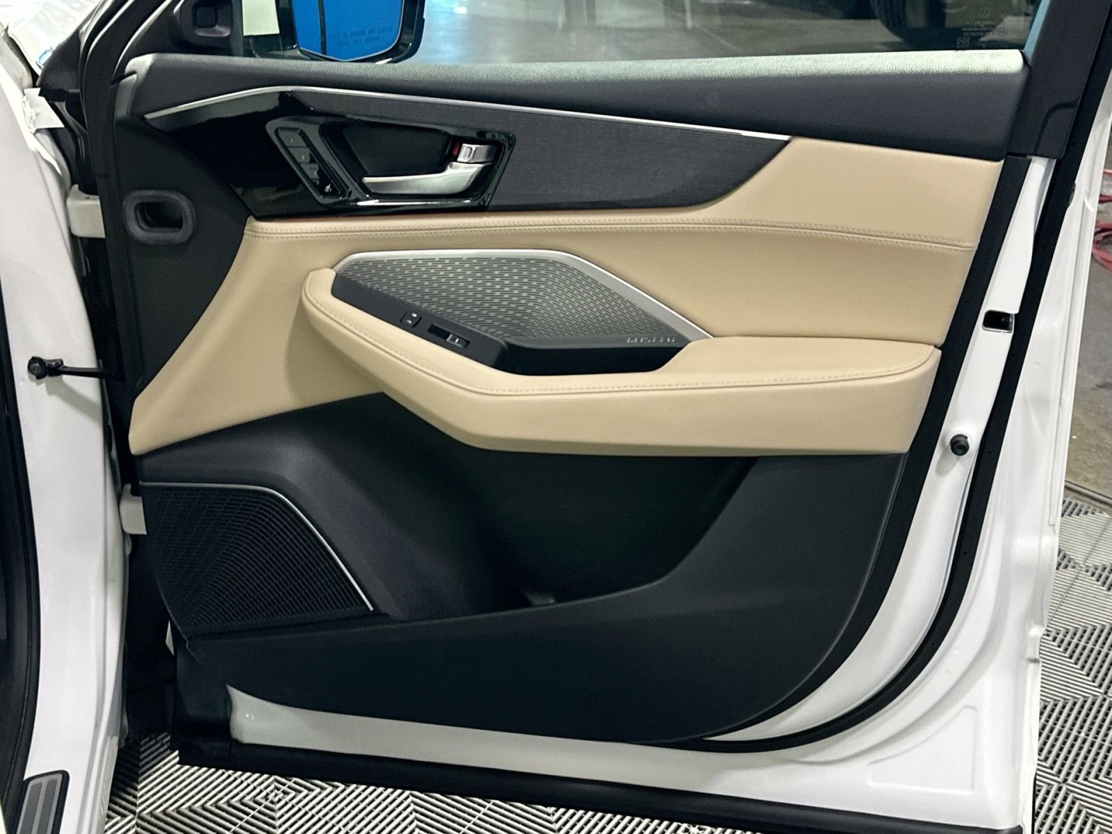 2023 Acura MDX Advance