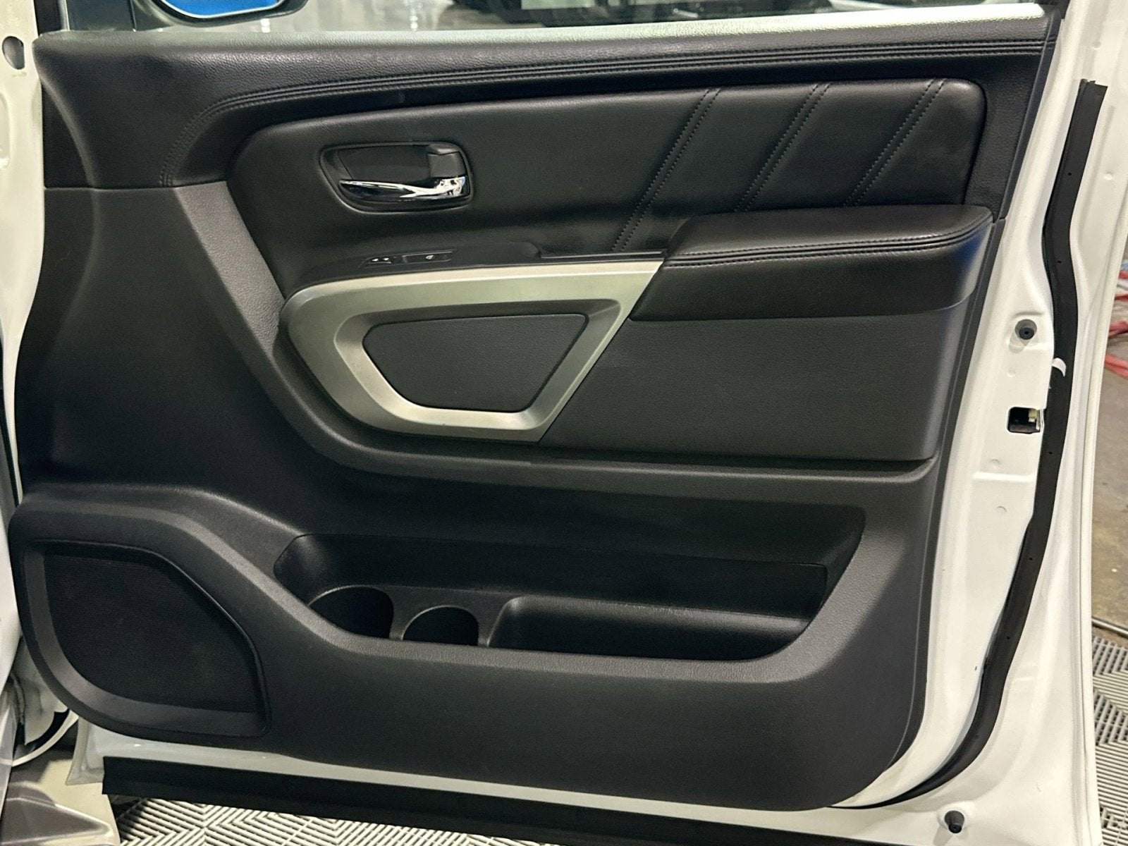 2015 Nissan Armada Platinum