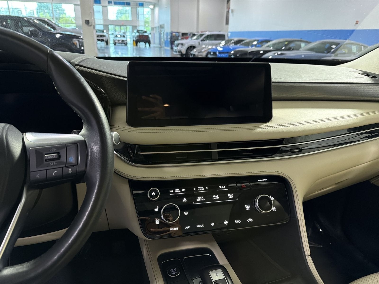 2023 INFINITI QX60 LUXE
