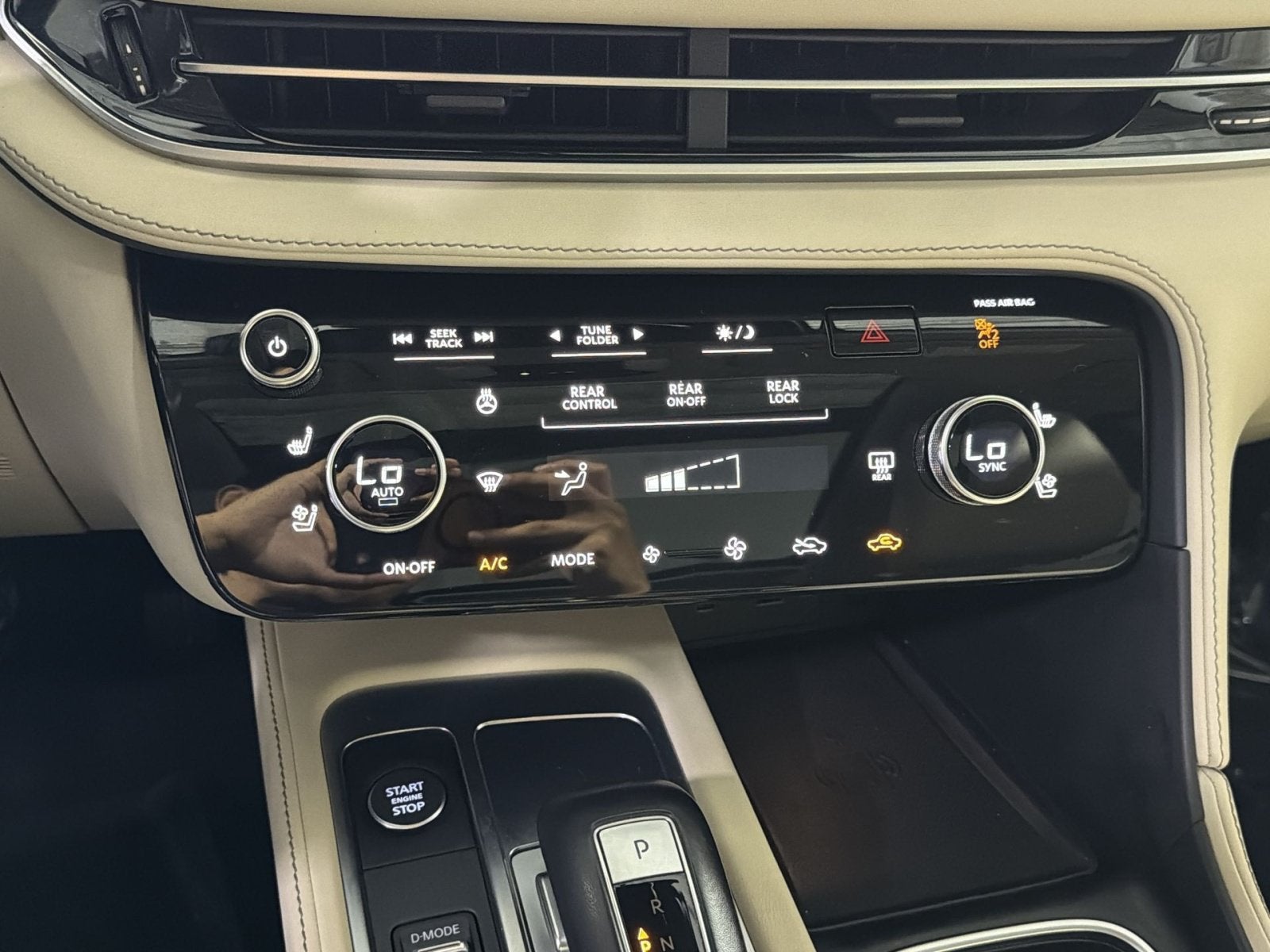 2023 INFINITI QX60 LUXE