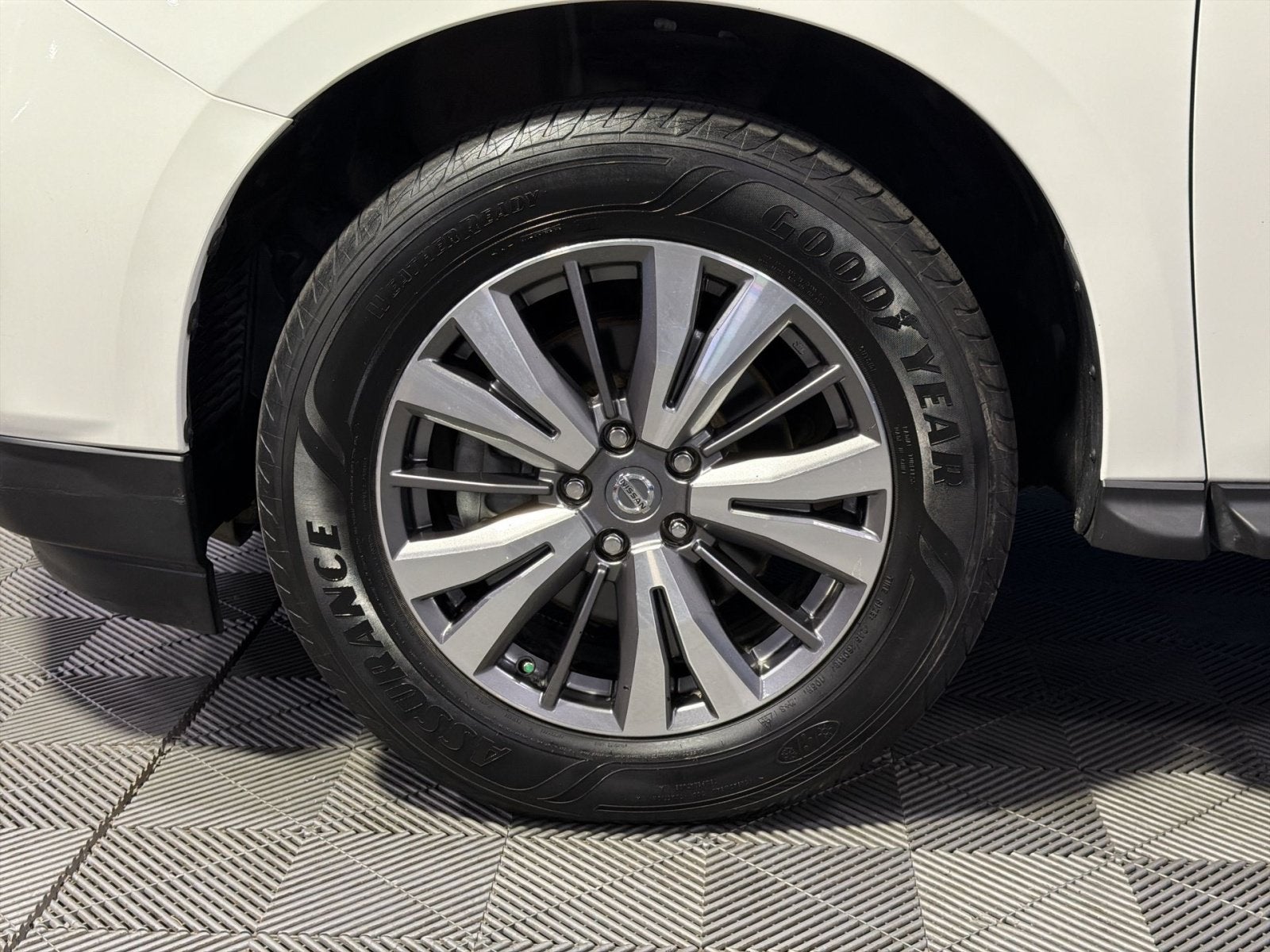 2020 Nissan Pathfinder SL