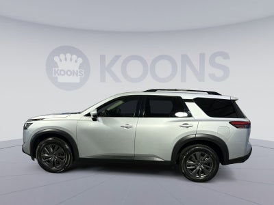 2022 Nissan Pathfinder SV