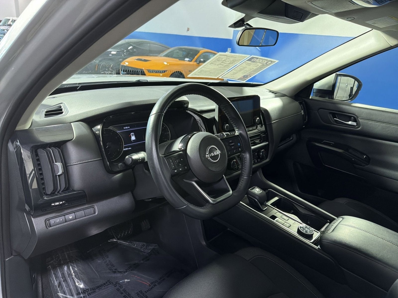 2022 Nissan Pathfinder SV