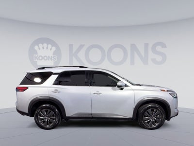 2022 Nissan Pathfinder SV