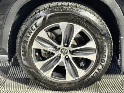 2020 Toyota Highlander LE