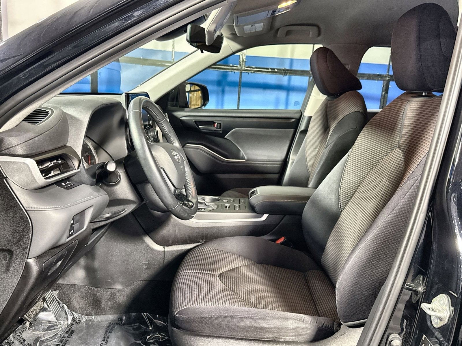 2020 Toyota Highlander LE