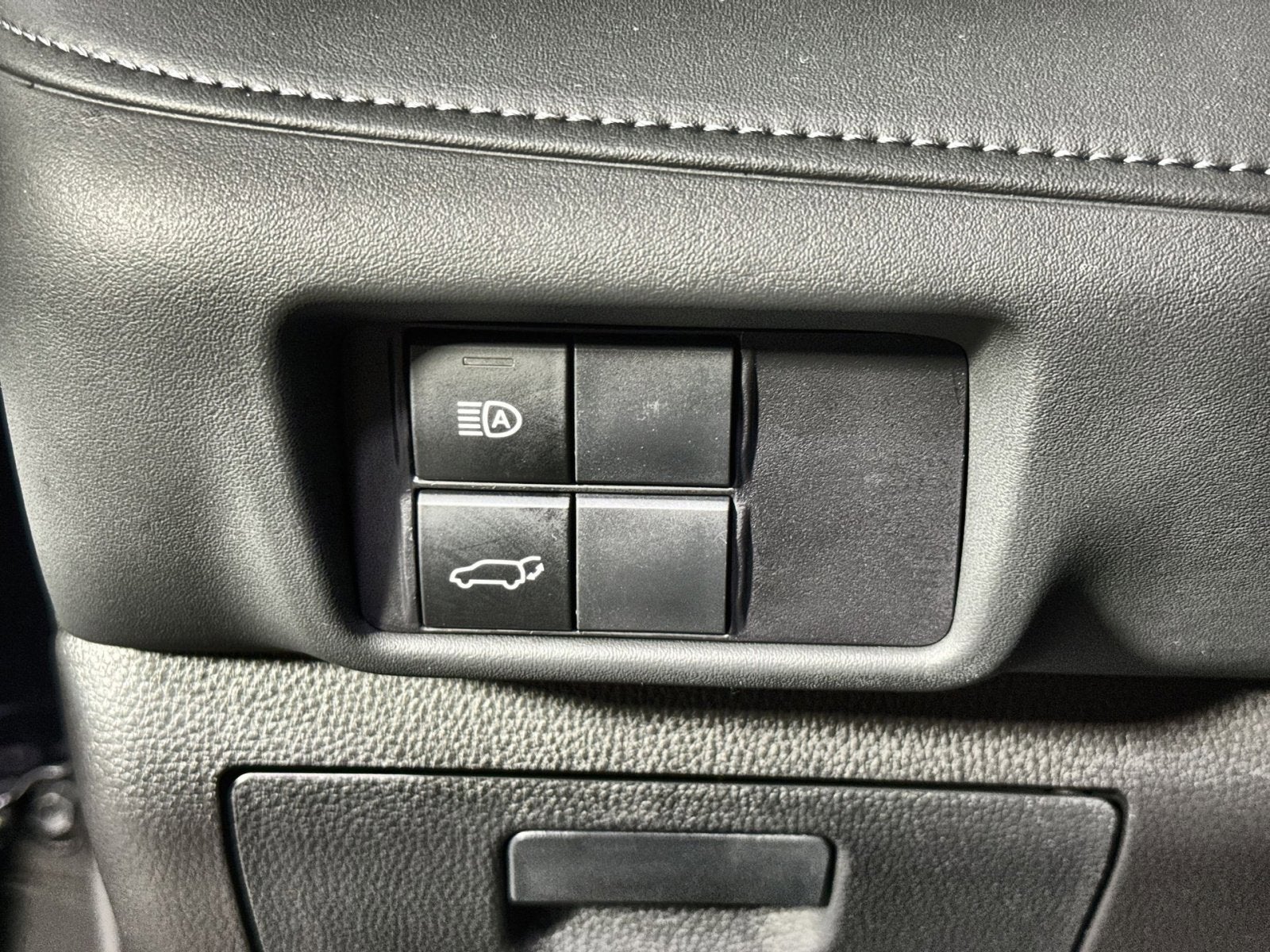 2020 Toyota Highlander LE