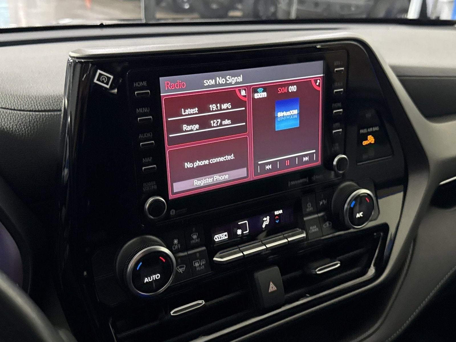 2020 Toyota Highlander LE