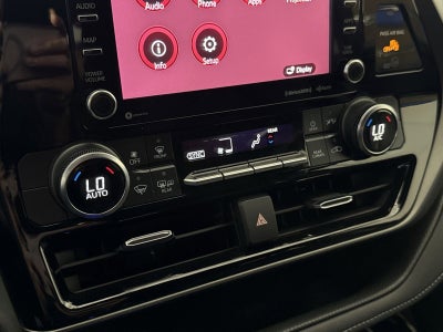 2020 Toyota Highlander LE