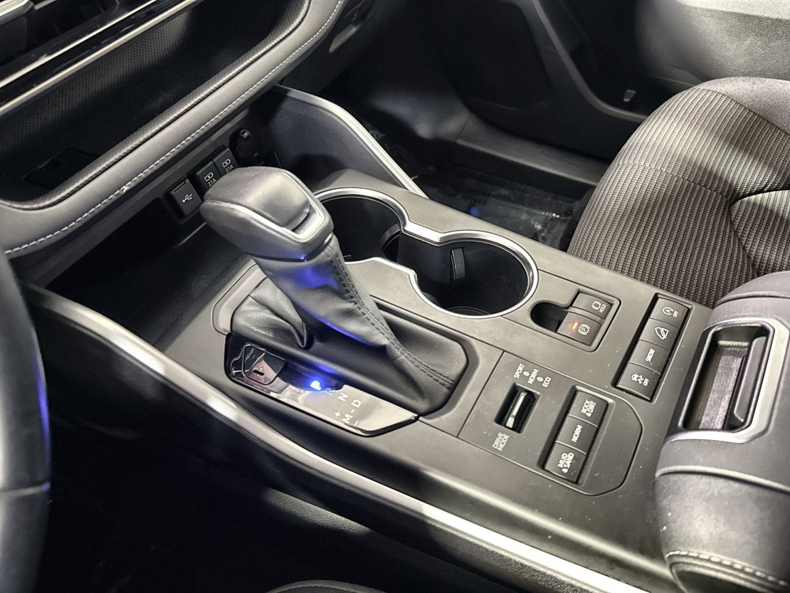 2020 Toyota Highlander LE