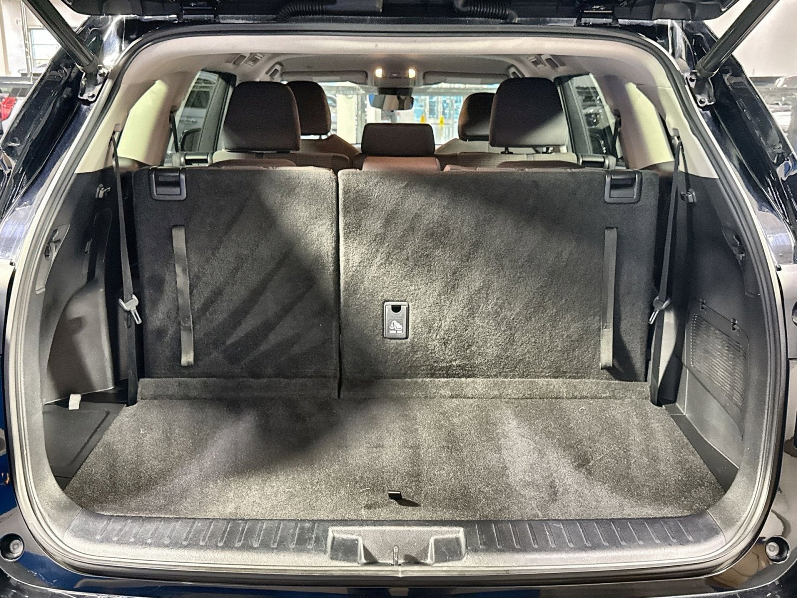 2020 Toyota Highlander LE