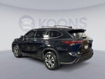 2020 Toyota Highlander LE