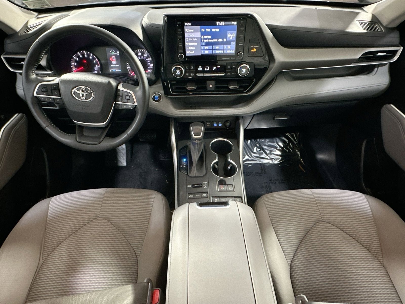 2022 Toyota Highlander LE