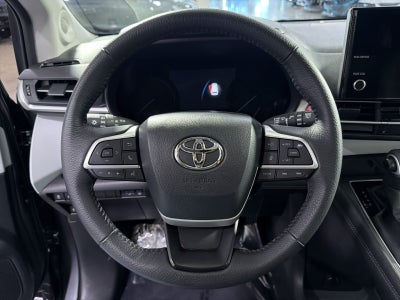 2025 Toyota Sienna XLE