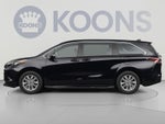 2025 Toyota Sienna LE