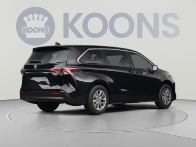 2025 Toyota Sienna LE