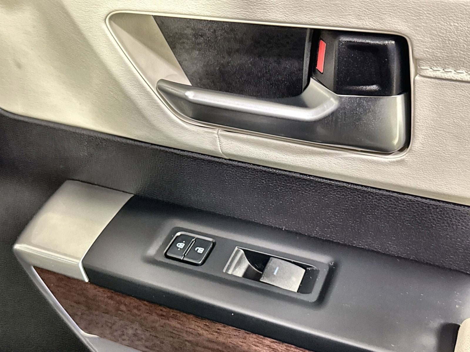 2023 Toyota Tundra Hybrid Capstone