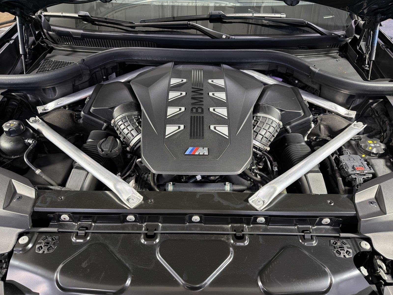 2024 BMW X7 M60i
