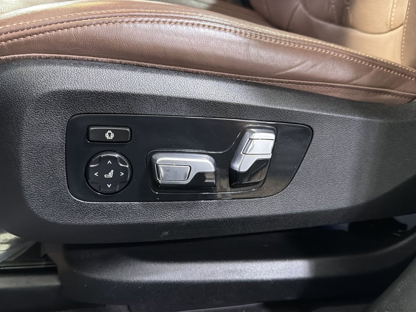 2021 BMW X5 M50i