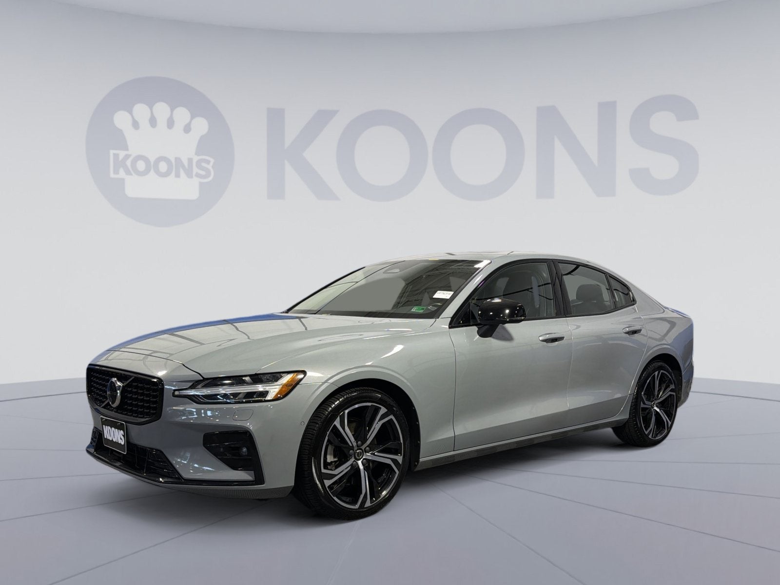 2024 Volvo S60 B5 Plus Dark Theme