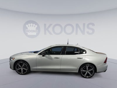 2024 Volvo S60 B5 Plus Dark Theme