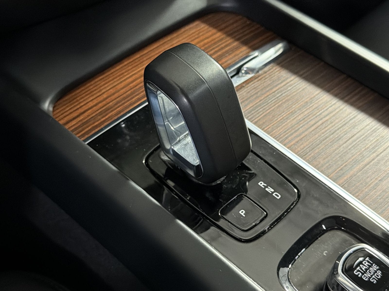 2024 Volvo S60 B5 Plus Dark Theme