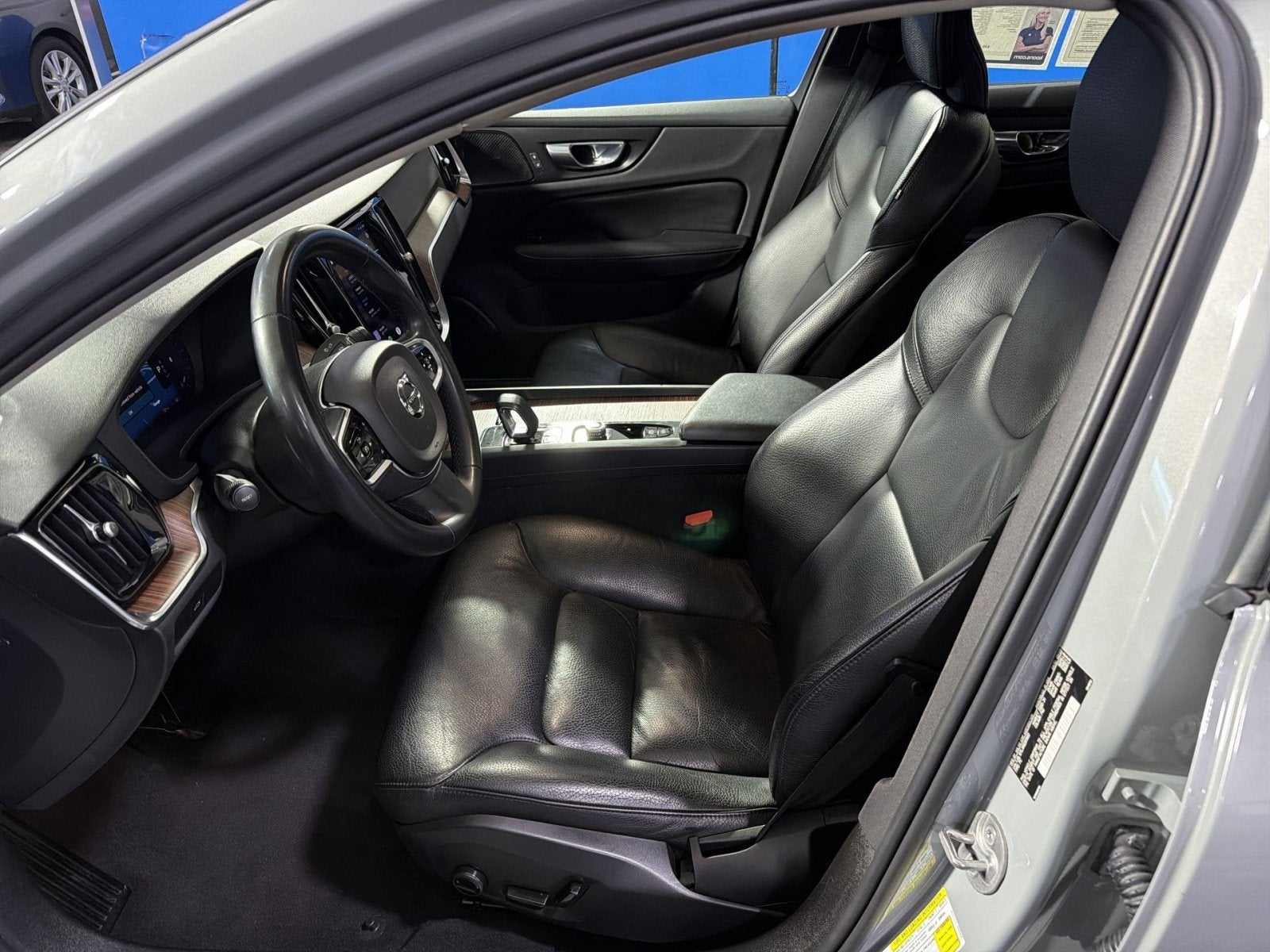 2024 Volvo S60 B5 Plus Dark Theme