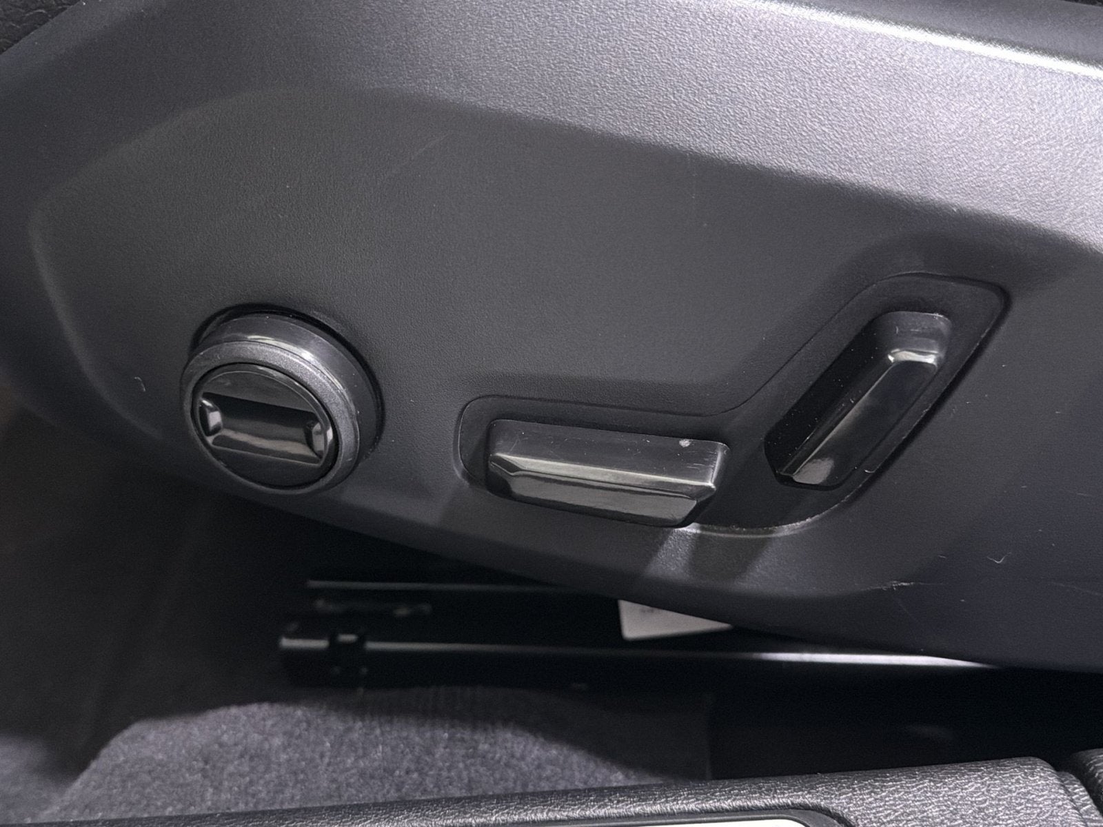 2024 Volvo S60 B5 Plus Dark Theme