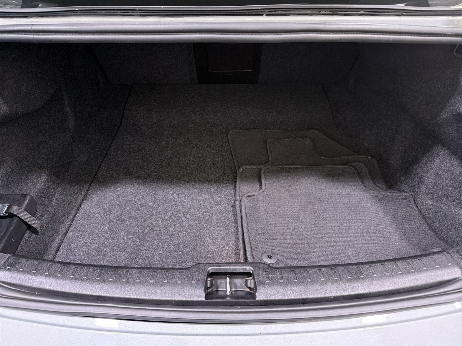 2024 Volvo S60 B5 Plus Dark Theme