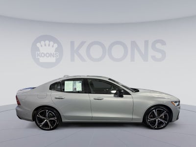 2024 Volvo S60 B5 Plus Dark Theme