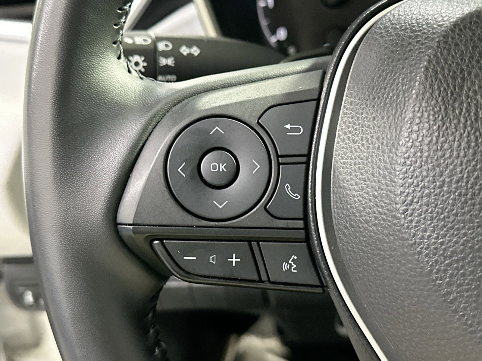 2023 Toyota Corolla Hatchback SE