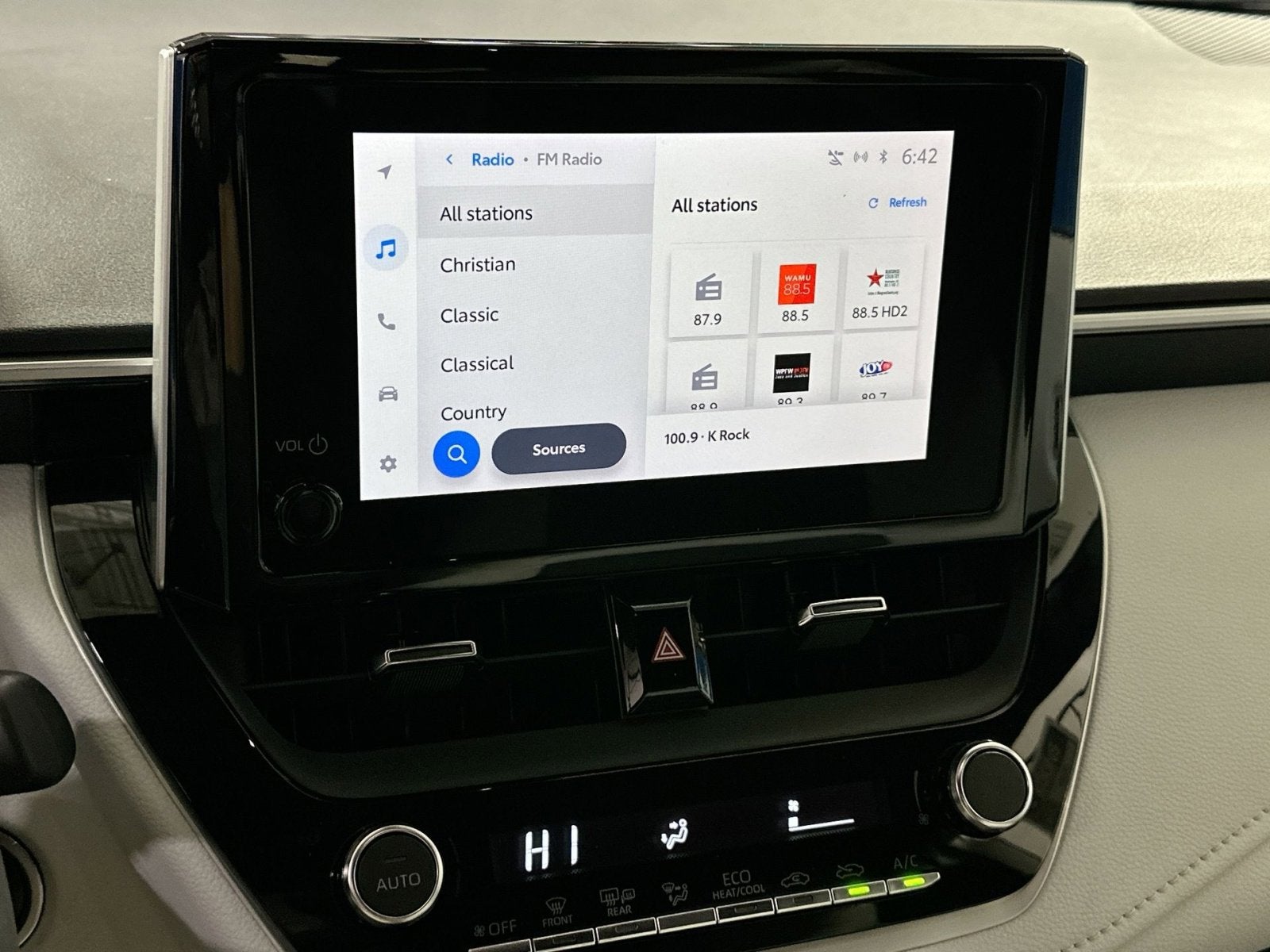 2023 Toyota Corolla Hatchback SE