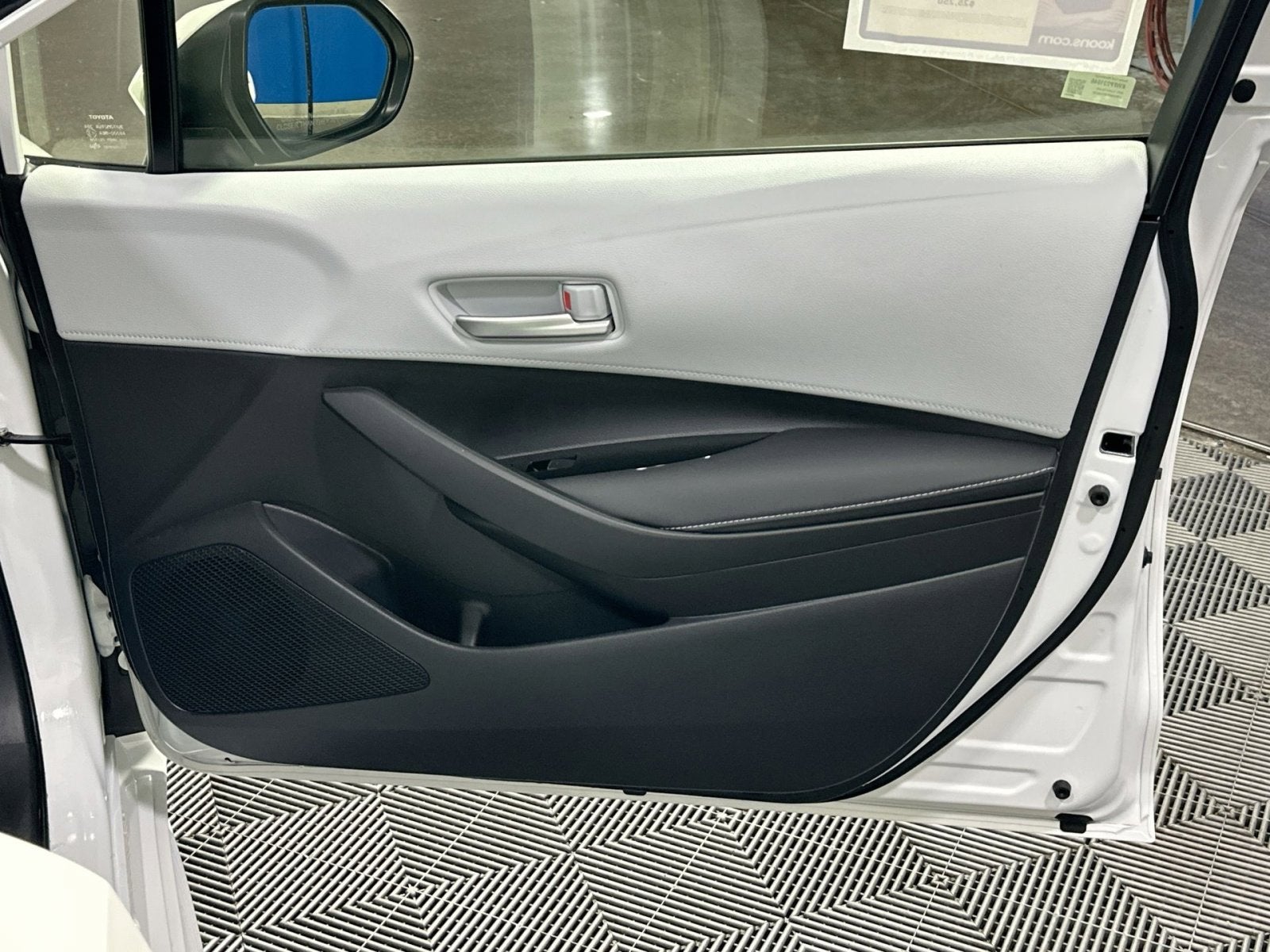 2023 Toyota Corolla Hatchback SE