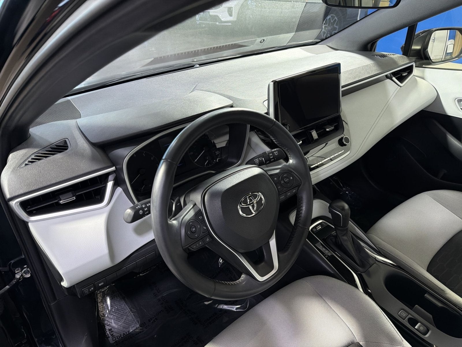 2024 Toyota Corolla Hatchback SE