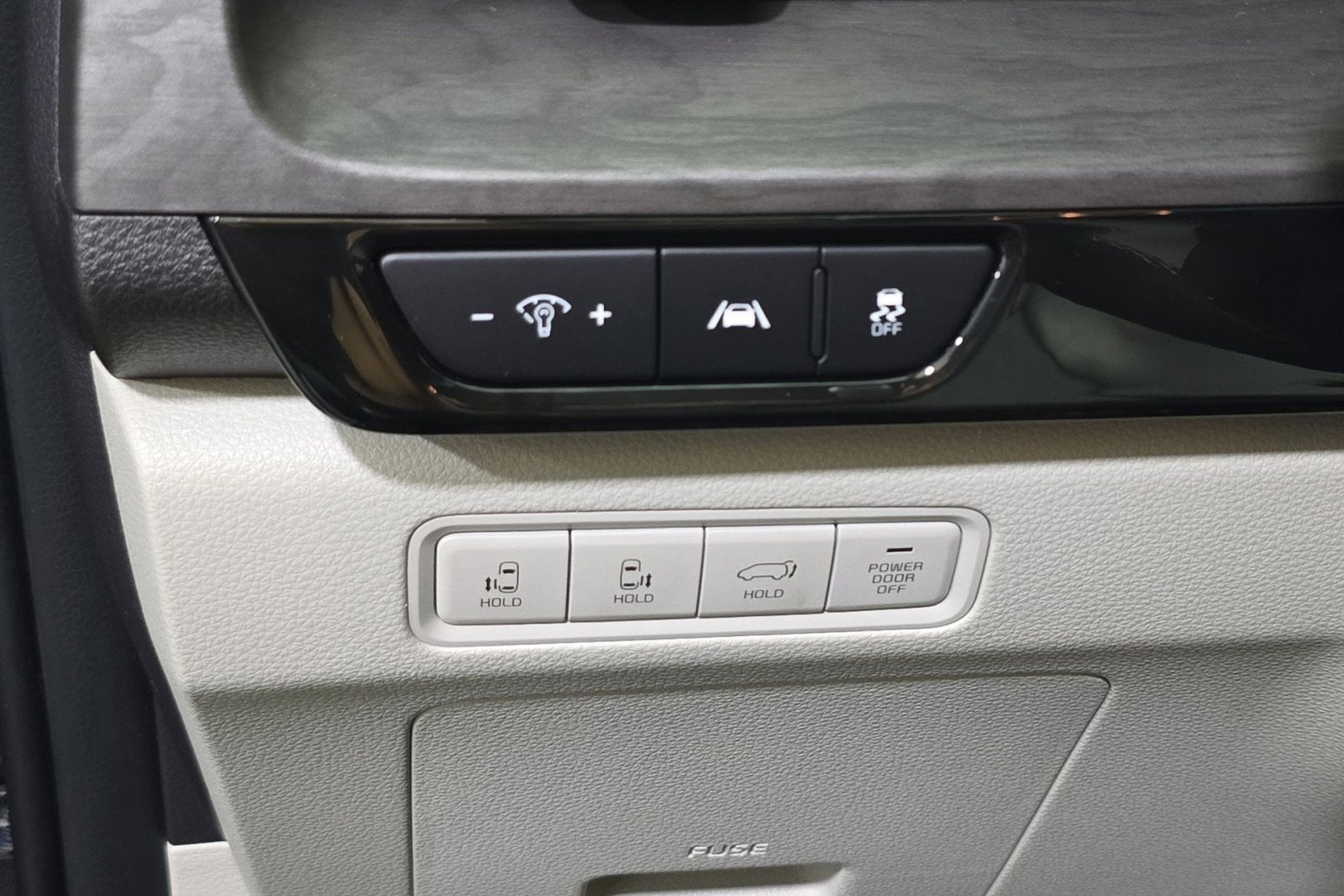 2023 Kia Carnival SX