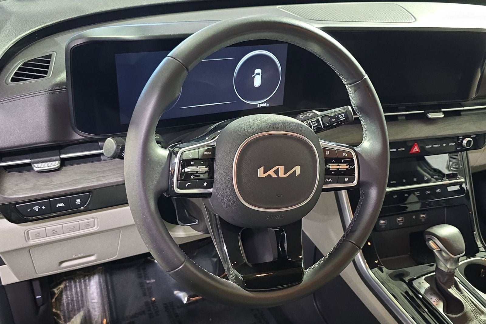 2023 Kia Carnival SX