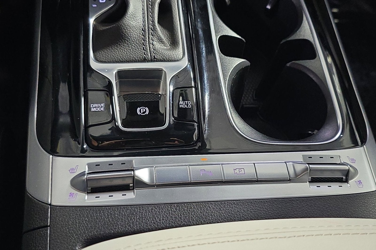 2023 Kia Carnival SX